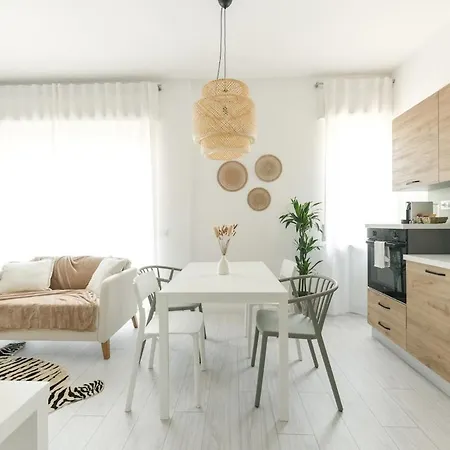 Safari Loft Borgo Trento - Free Parking And Walk To Arena *